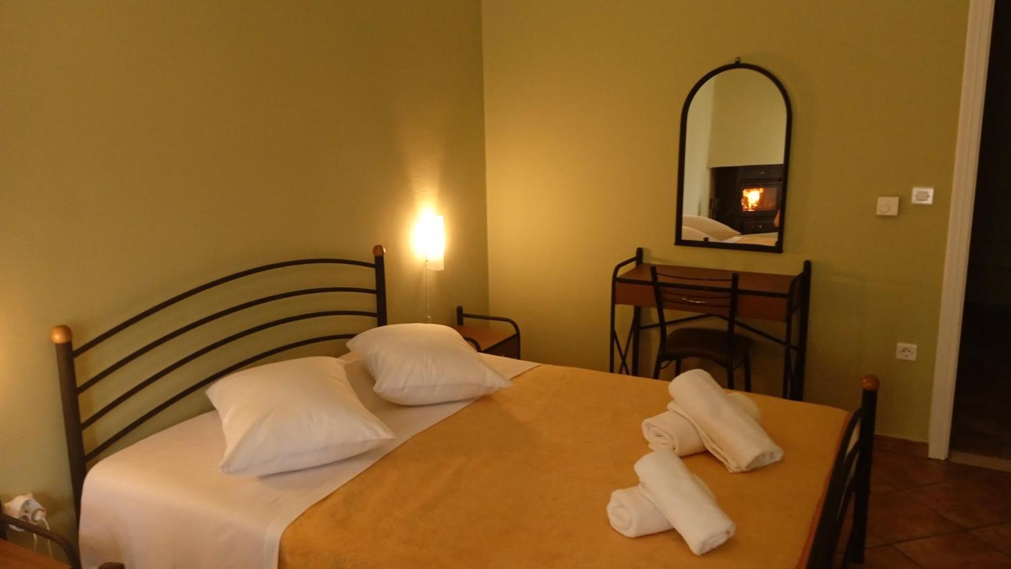 Guesthouse Eleftherios Kalavryta Extérieur photo