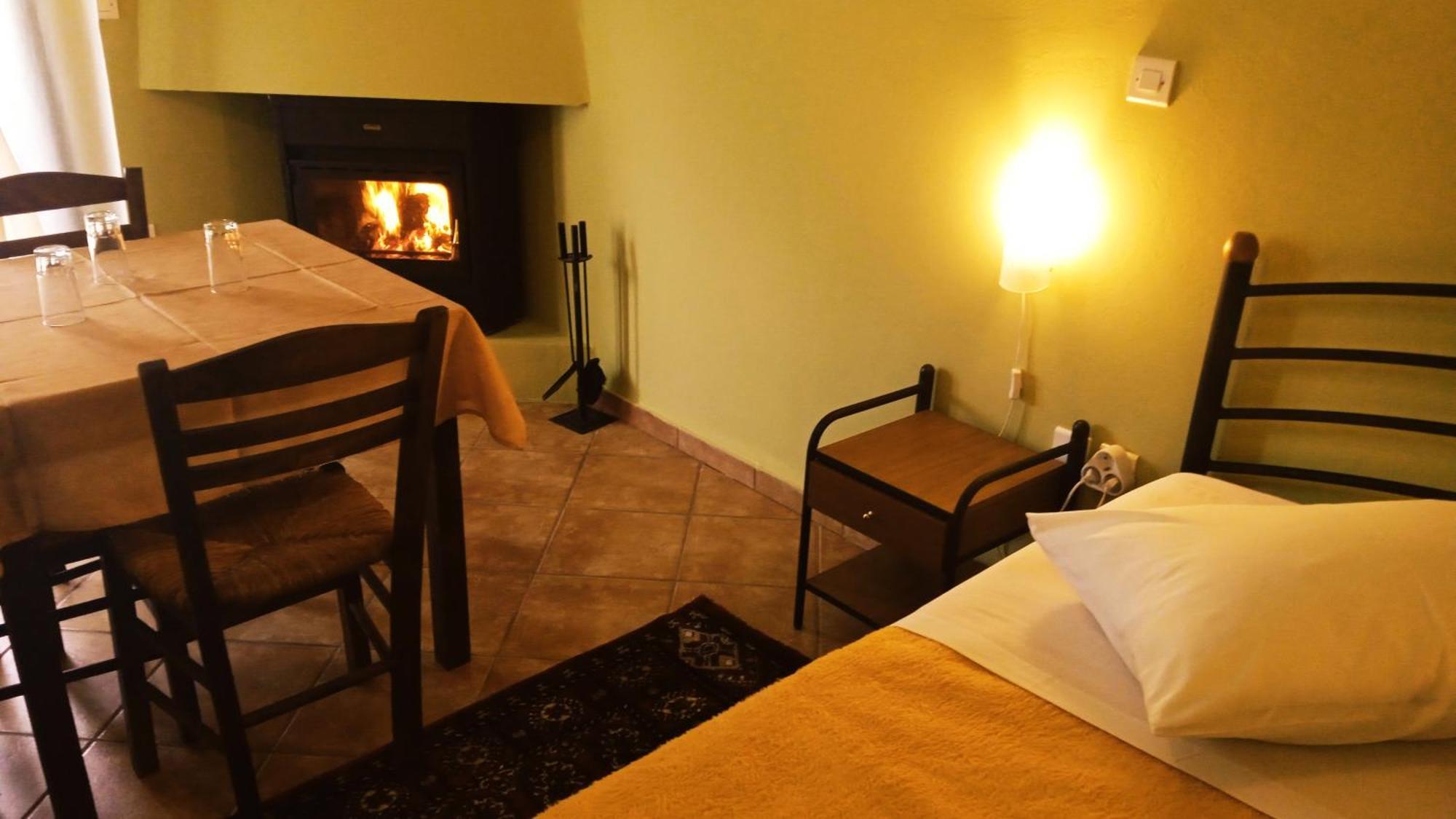 Guesthouse Eleftherios Kalavryta Extérieur photo