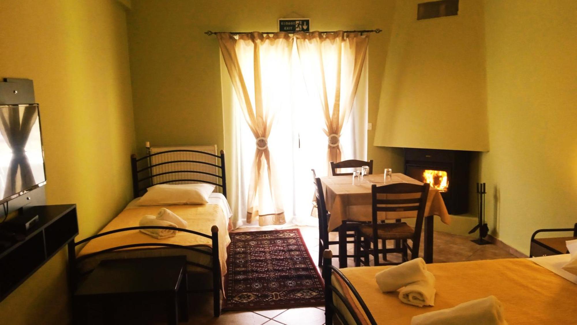 Guesthouse Eleftherios Kalavryta Extérieur photo