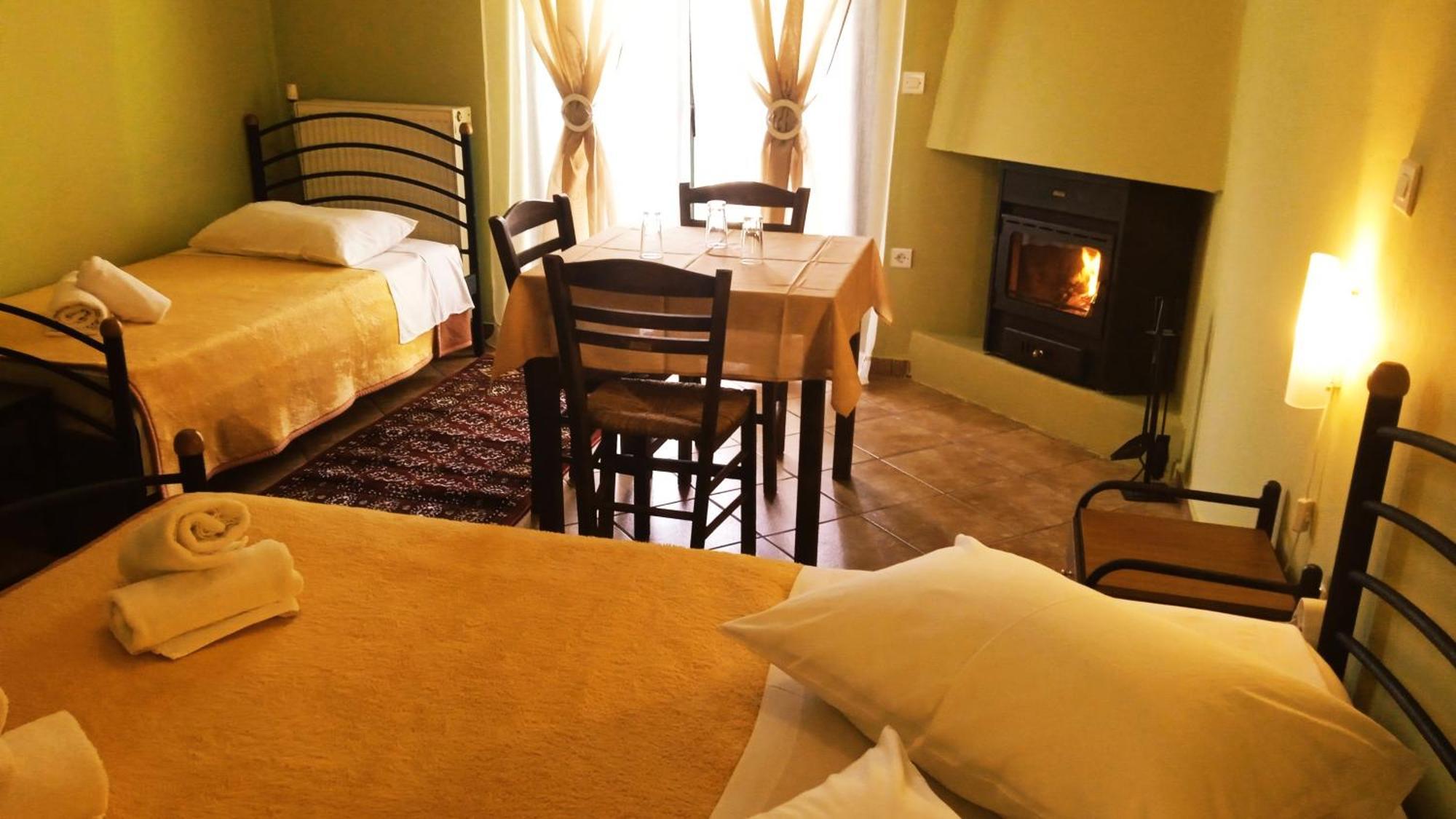 Guesthouse Eleftherios Kalavryta Extérieur photo