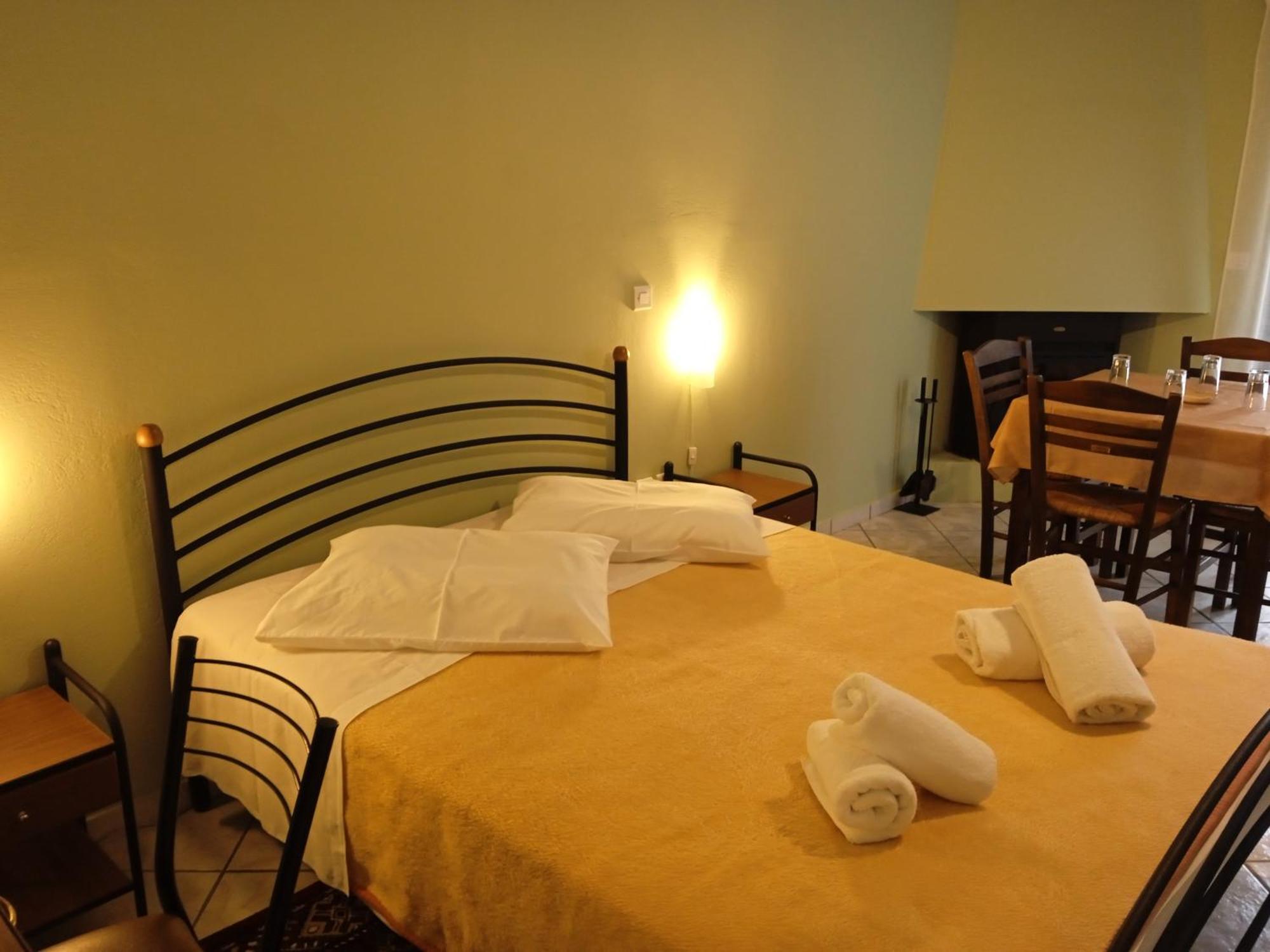 Guesthouse Eleftherios Kalavryta Extérieur photo