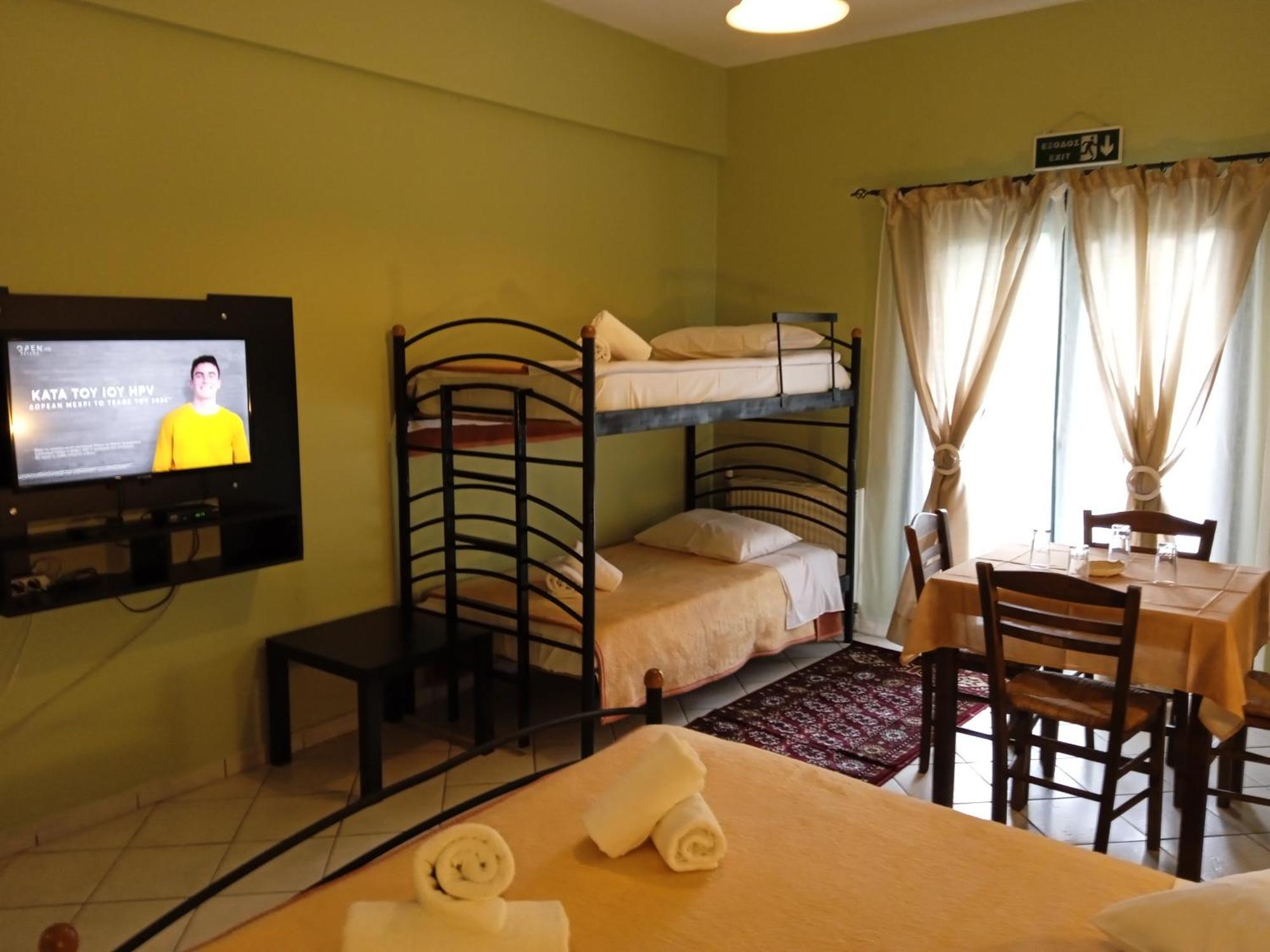 Guesthouse Eleftherios Kalavryta Extérieur photo
