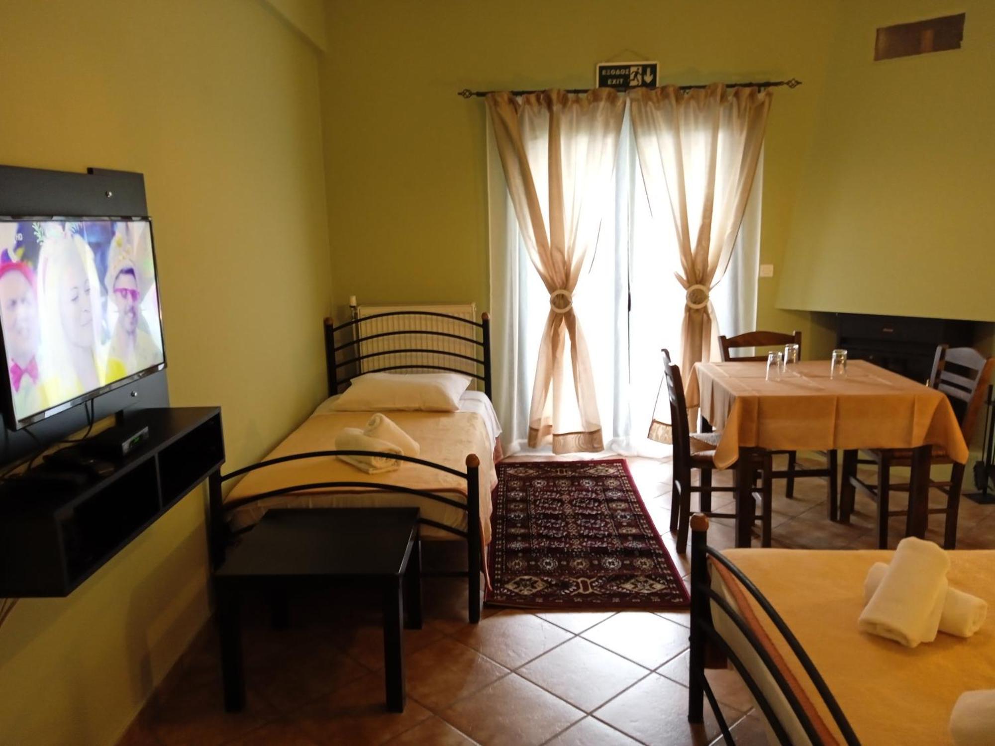 Guesthouse Eleftherios Kalavryta Extérieur photo