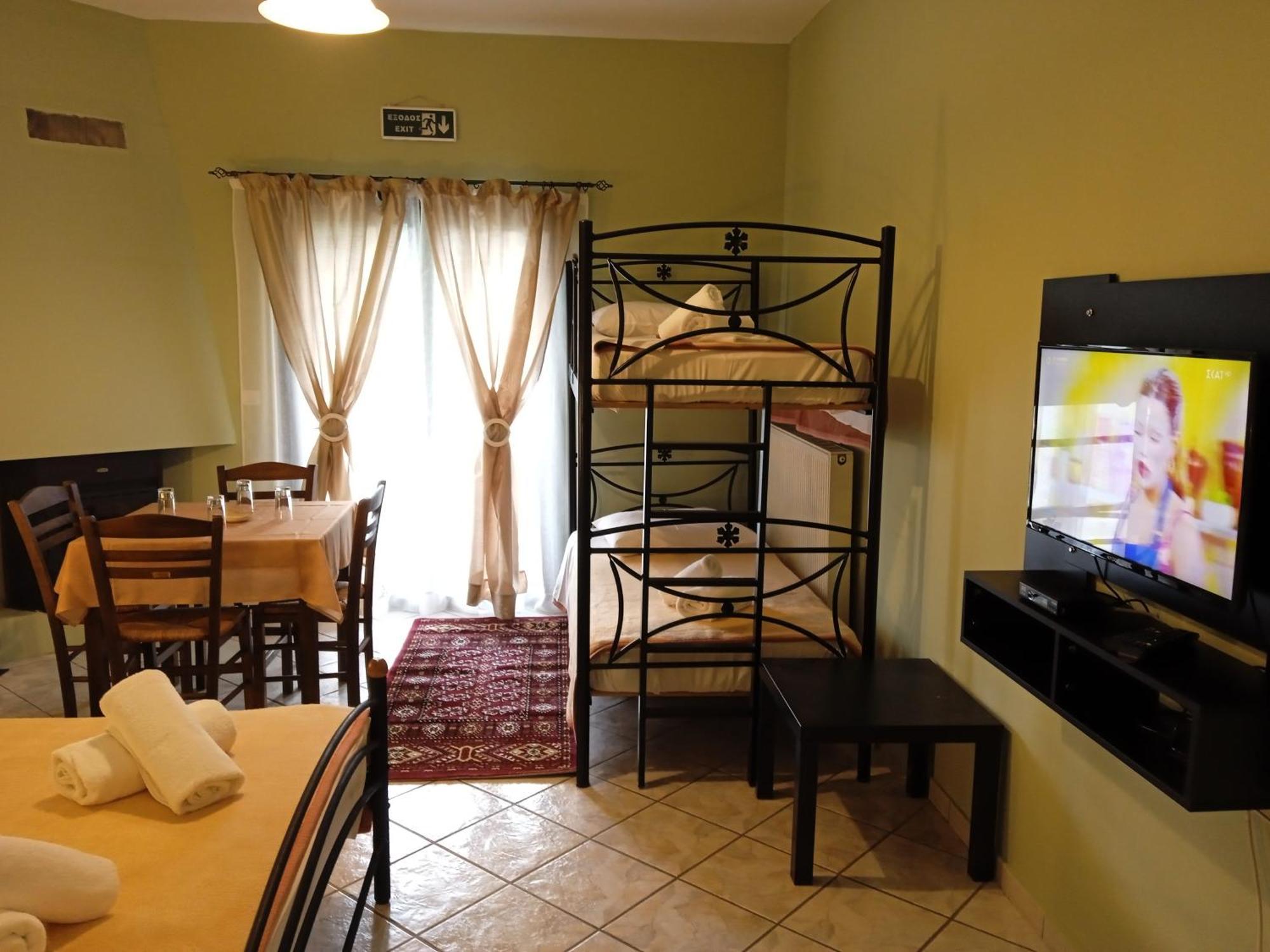 Guesthouse Eleftherios Kalavryta Extérieur photo