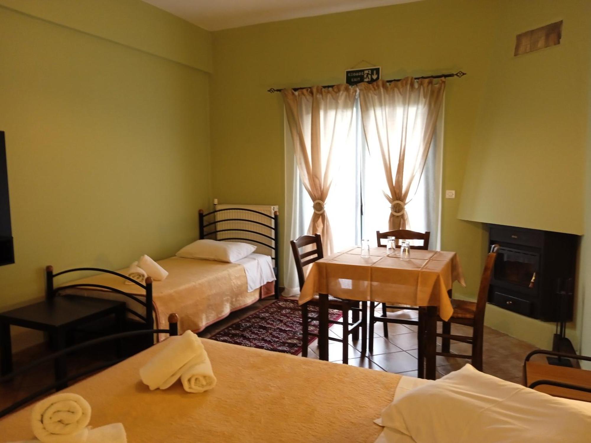Guesthouse Eleftherios Kalavryta Extérieur photo