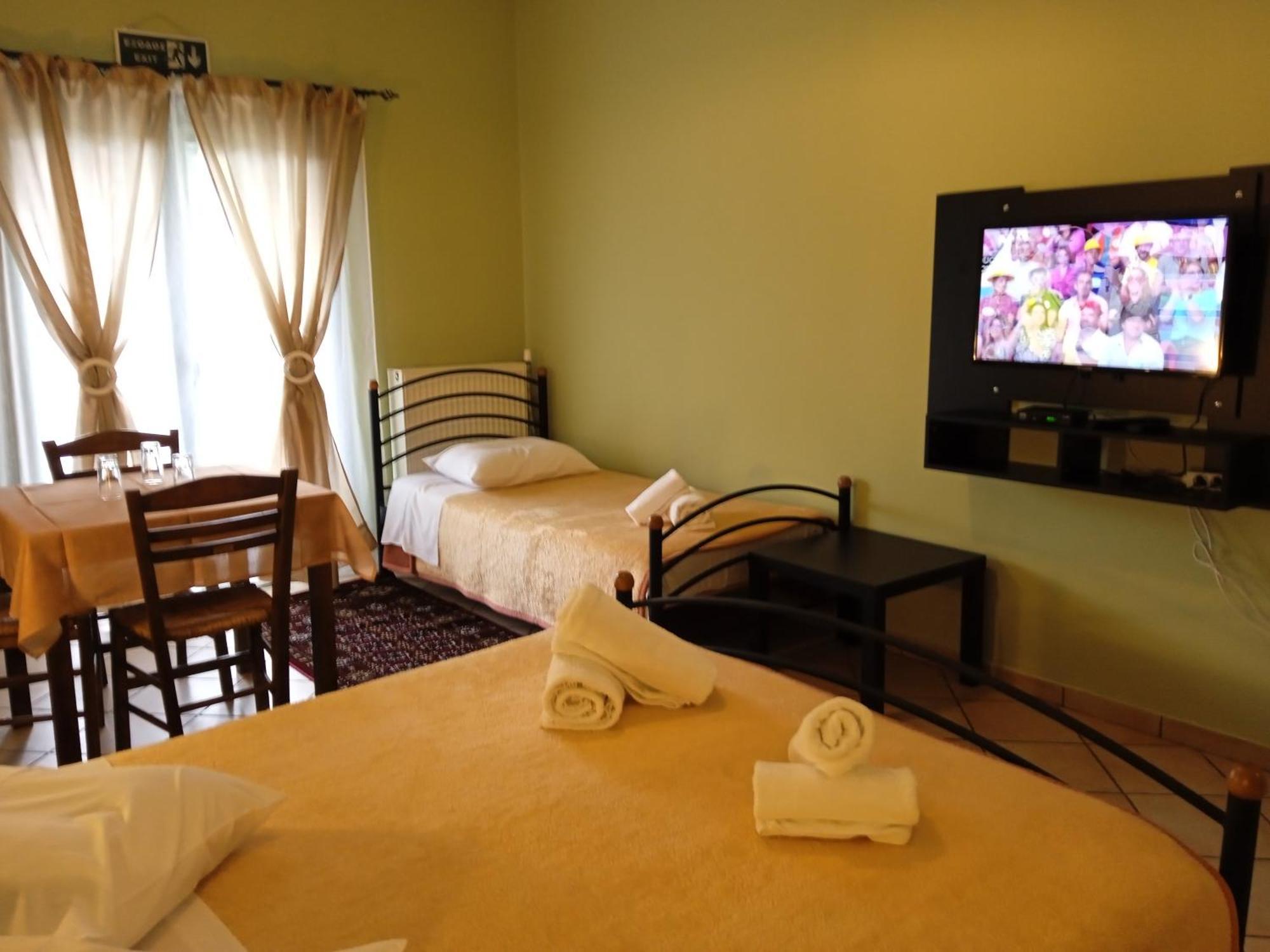 Guesthouse Eleftherios Kalavryta Extérieur photo